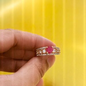 ADJUSTABLE 
Elegant Gold and Red Gemstone Ring